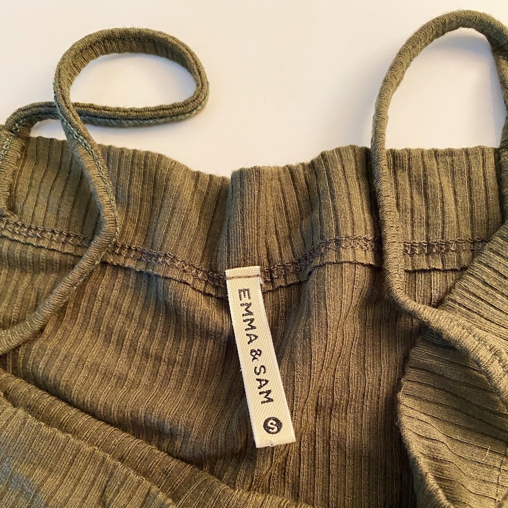 NWOT Green Emma and Sam crop top - Picture 2 of 2